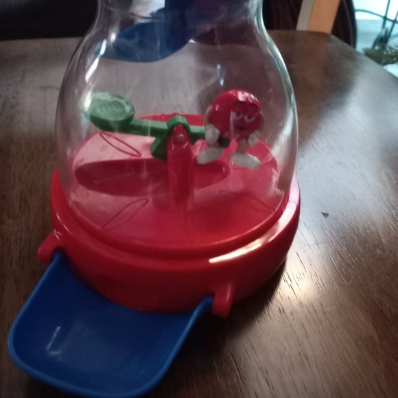 M&M World Fun Machine Candy Dispenser Green & Red - Picture 7 of 8